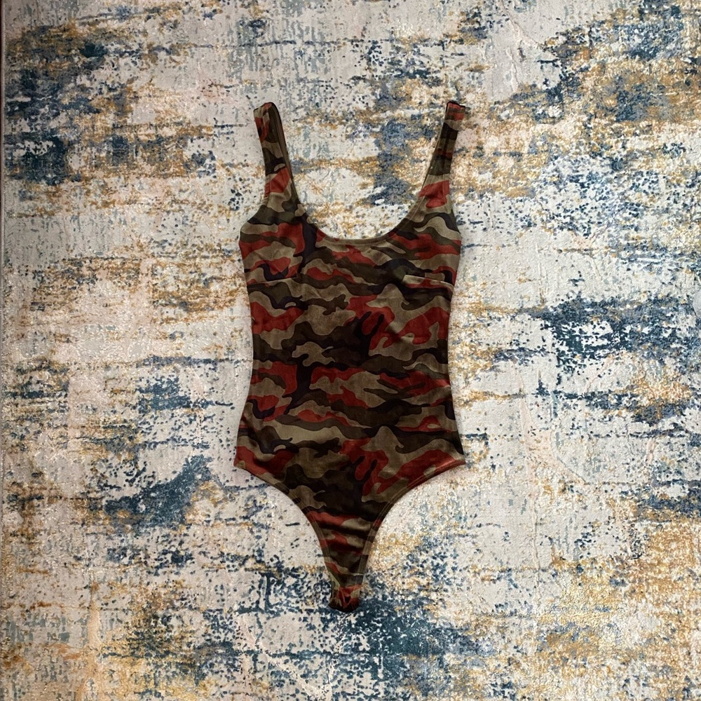 WILD HONEY: Camo spring Bodysuit - size small